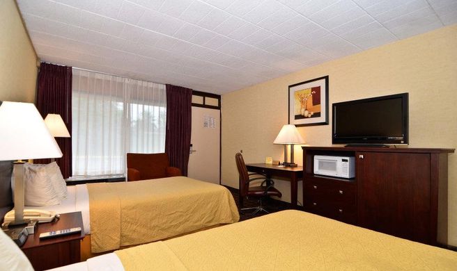 Days Inn by Wyndham Pottstown Room