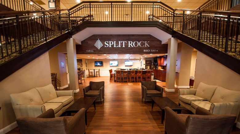 <b>Split Rock Resort & Golf Club Lobby</b>