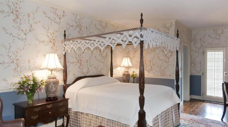 <b>The Meeting Street Inn Suite</b>
