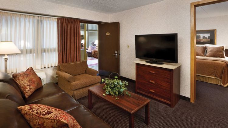 AmericInn by Wyndham Watertown Suite