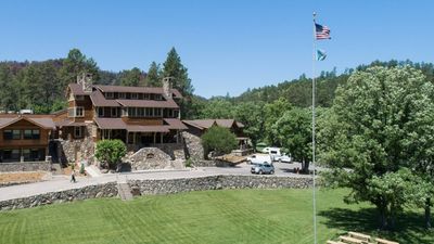 State Game Lodge