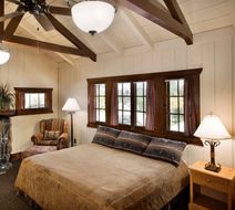 Sylvan Lake Lodge Room