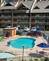 Crossroads Inn & Suites