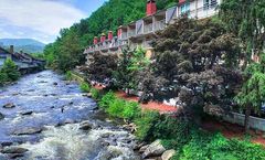 Gatlinburg River Inn