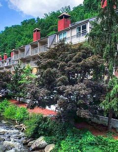 Gatlinburg River Inn