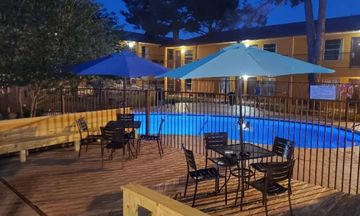 Sweetwater Inn