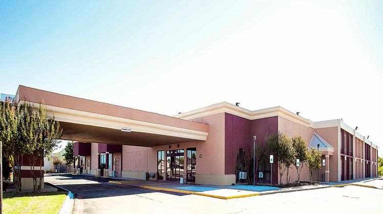 Express Inn & Suites Exterior