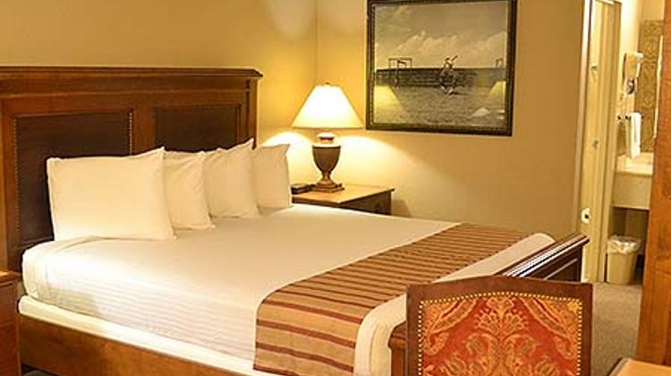 Magnuson Grand Hotel & Conference Center Room