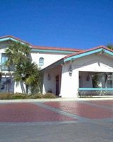 Super 8 by Wyndham Eagle Pass