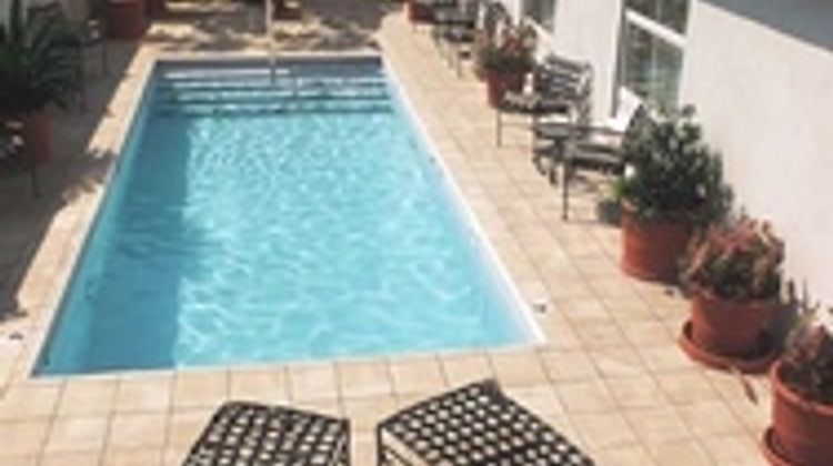 Motel 6 Baytown Pool