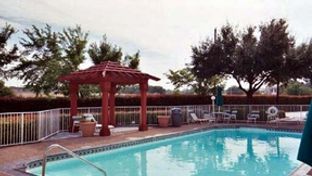 Motel 6 Dallas Market Center