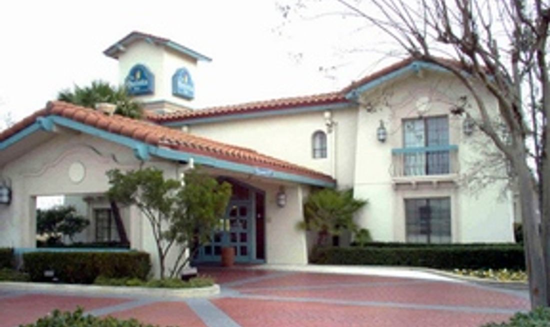 La Quinta Inn I-35 N at Rittiman Rd Exterior