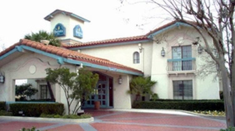 La Quinta Inn I-35 N at Rittiman Rd Exterior