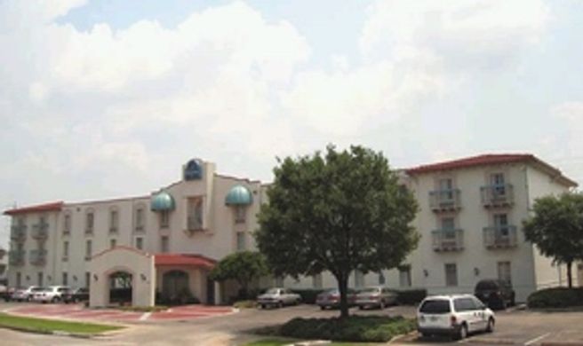 La Quinta Inn Houston Greenway Plaza Exterior
