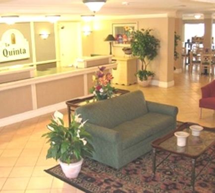 La Quinta Inn Houston Greenway Plaza Lobby