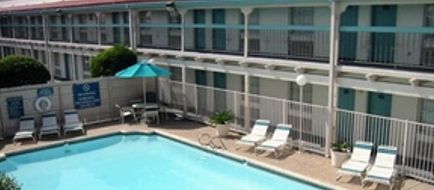 Motel 6 Austin Midtown Pool