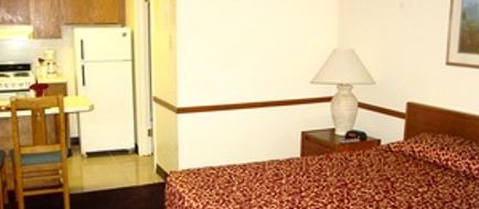 Amerihome Inn & Suites Room