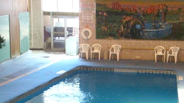 Luxury Inn and Suites Amarillo Pool