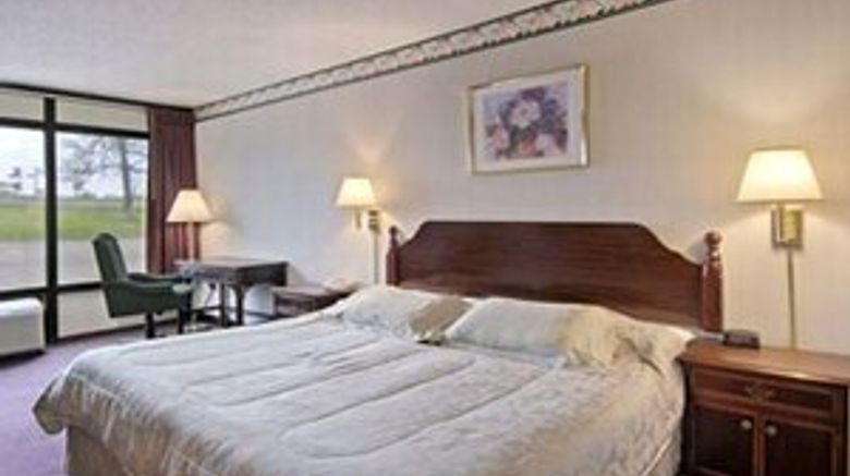 <b>Executive Inn Mt Pleasant Room</b>