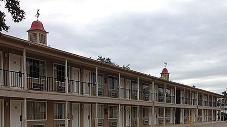 Inn of Uvalde Exterior