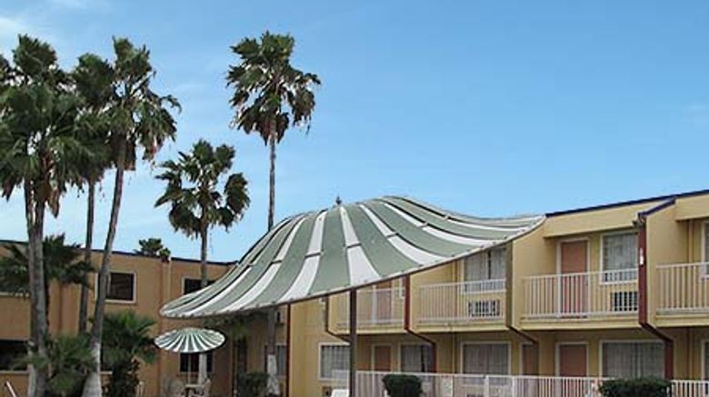 <b>Magnuson Hotel Brownsville Pool</b>