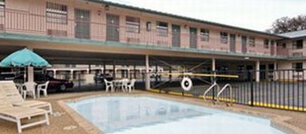 Days Inn Austin/University/Downtown Pool