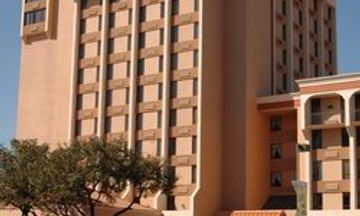 Love Field Hotel and Suites