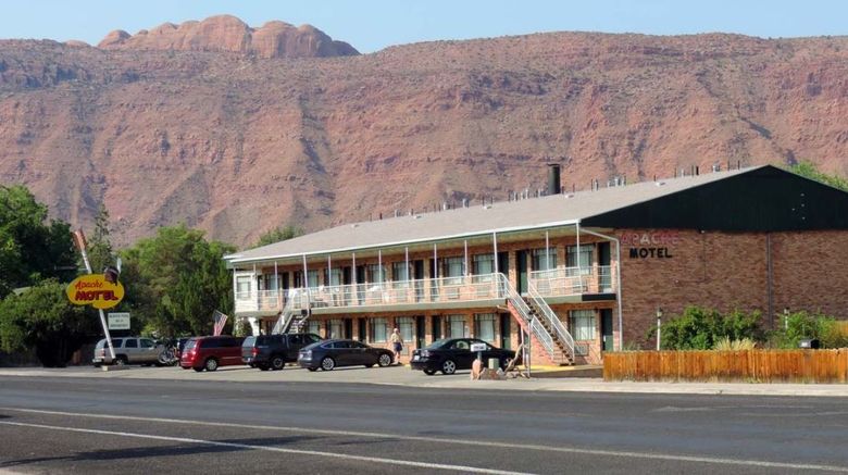 Apache Motel Exterior