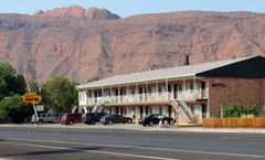 Apache Motel