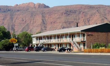 Apache Motel