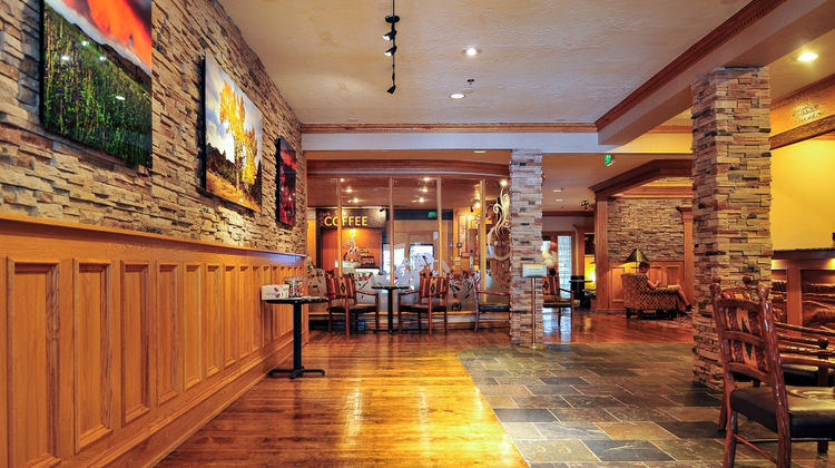 Hilton Vacation Club Cedar Breaks Lobby