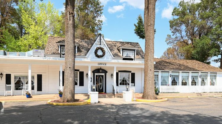Parry Lodge Exterior