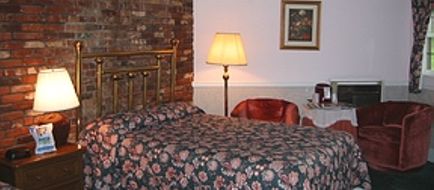 Cortina Inn & Resort Room