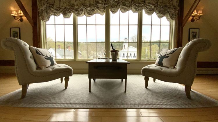 Four Columns Inn Room