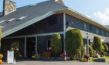 Commodores Inn