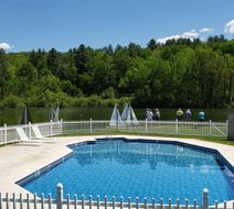 Commodores Inn Pool