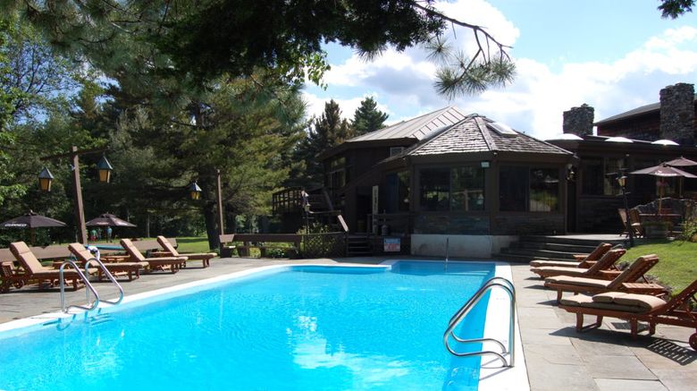 <b>Summit Lodge Pool</b>