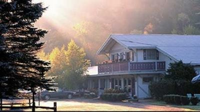 Sun & Ski Inn and Suites