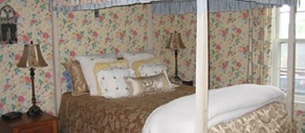 Ten Acres Lodge Room