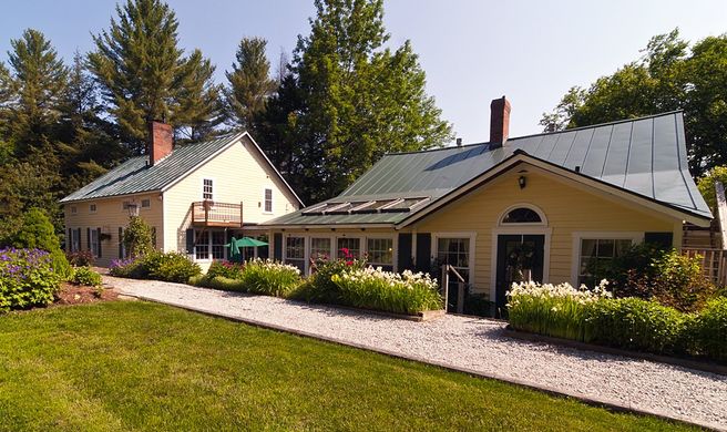 Tucker Hill Inn Exterior