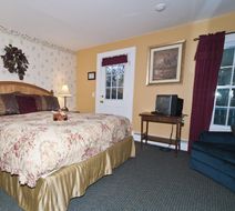 Tucker Hill Inn Room