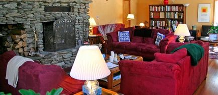 White Horse Inn Lobby