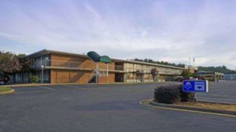 Express Airport Inn - Richmond Airport Exterior
