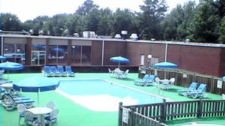 <b>Express Airport Inn - Richmond Airport Pool</b> <b>Express Airport Inn - Richmond Airport Pool</b>