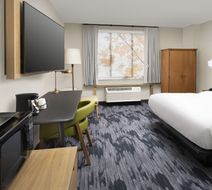 Fairfield Inn & Suites Alexandria West Room