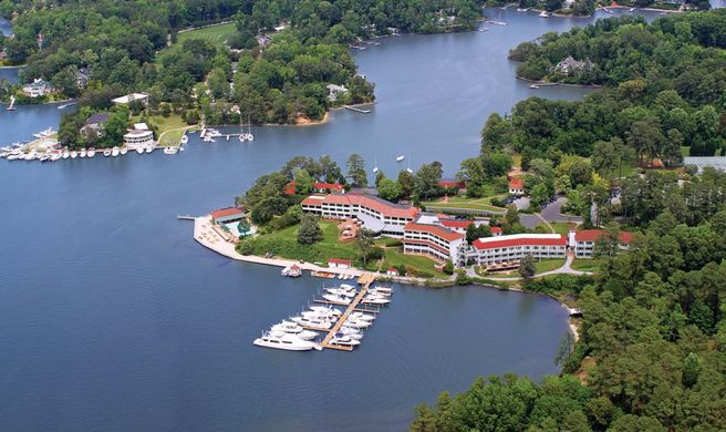 The Tides Inn Exterior