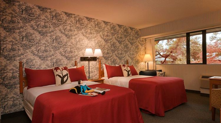 Williamsburg Woodlands Hotel & Suites Room