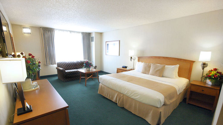 Emerald Queen Hotel and Casino Room