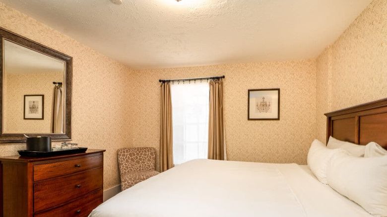 <b>Roche Harbor Resort & Marina Room</b>
