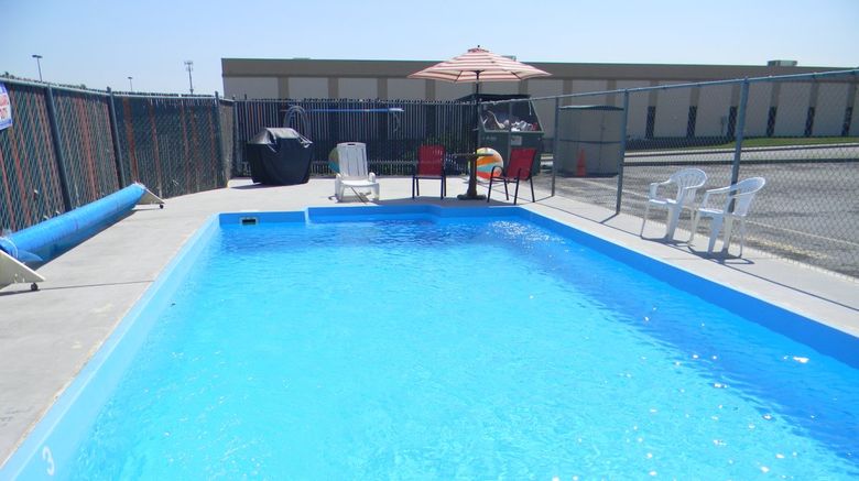 <b>Kennewick Suites Pool</b>